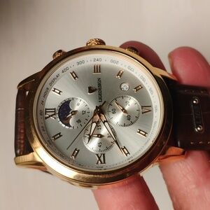Men Or Woman's Brown Faux Leather Fashion Watch